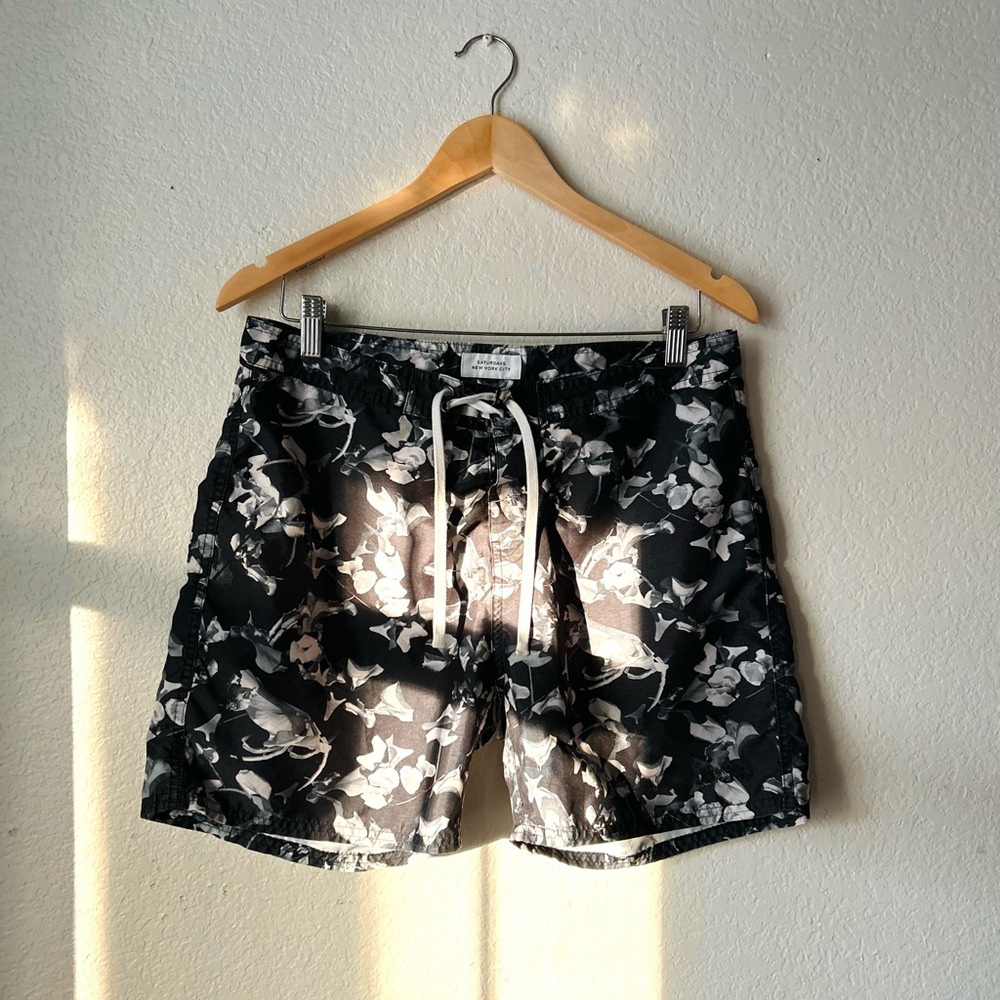 Saturdays New York City Black and White Floral Board Shorts Size 32